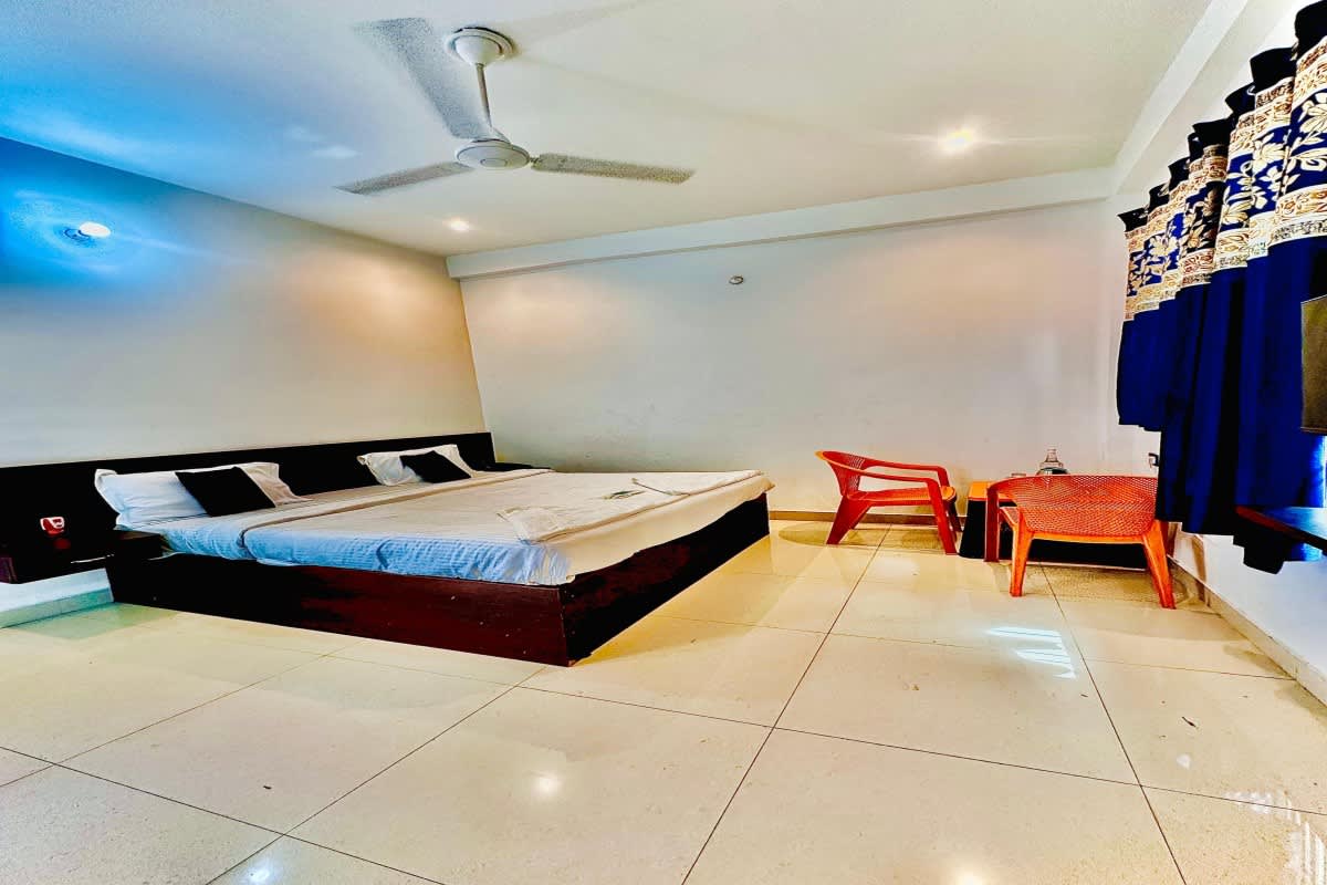 Hotel Aparna Palace photo 4