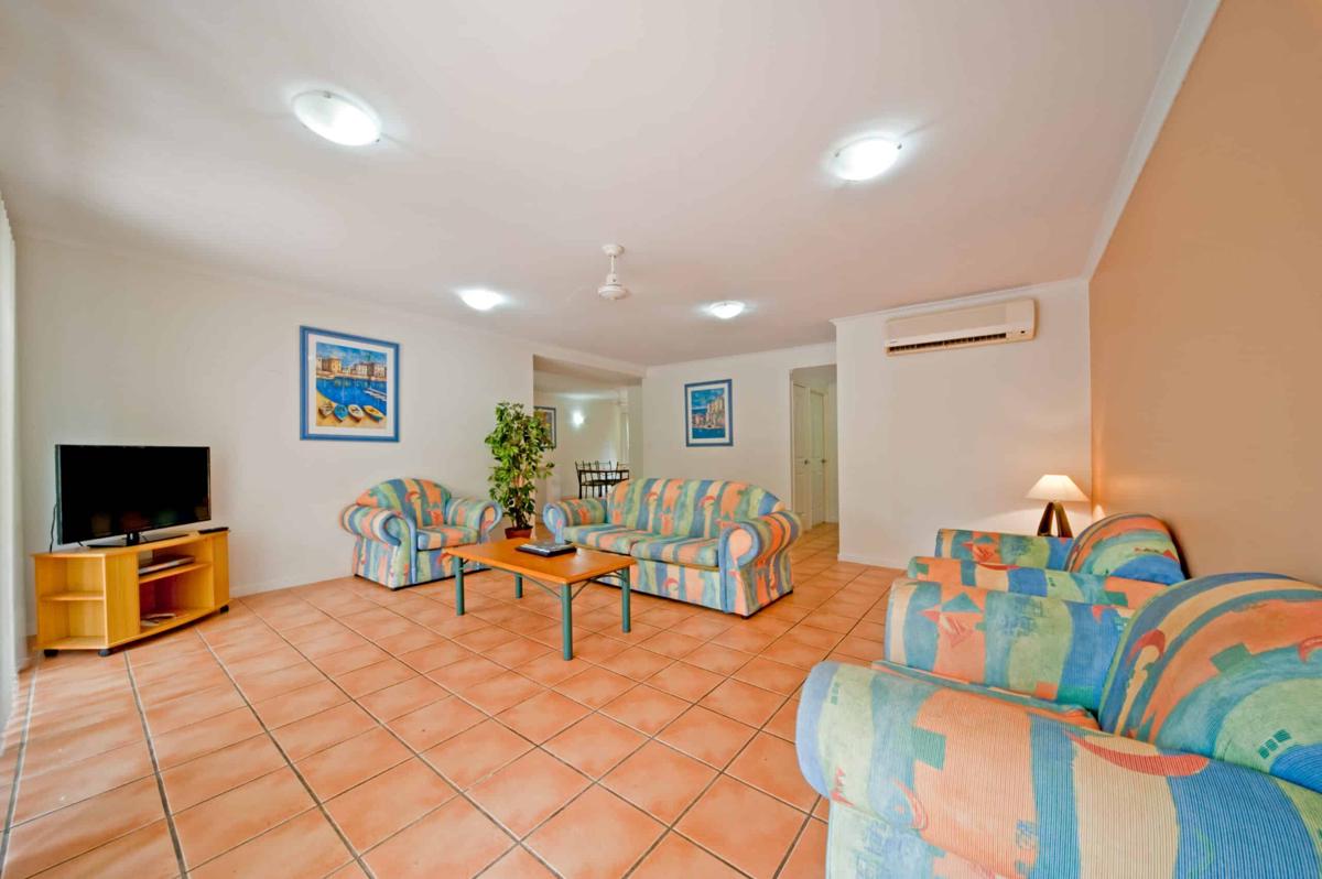 at Beach Court Holiday Villas photo 5