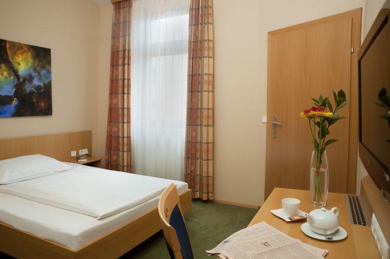 Hotel Lucia photo 3