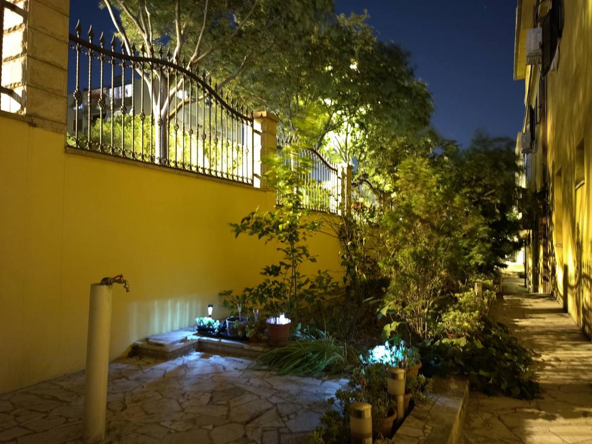 Eros Hostel photo 2