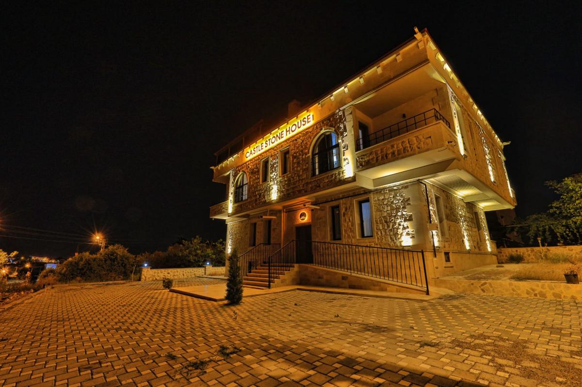Castle Stone House photo 2