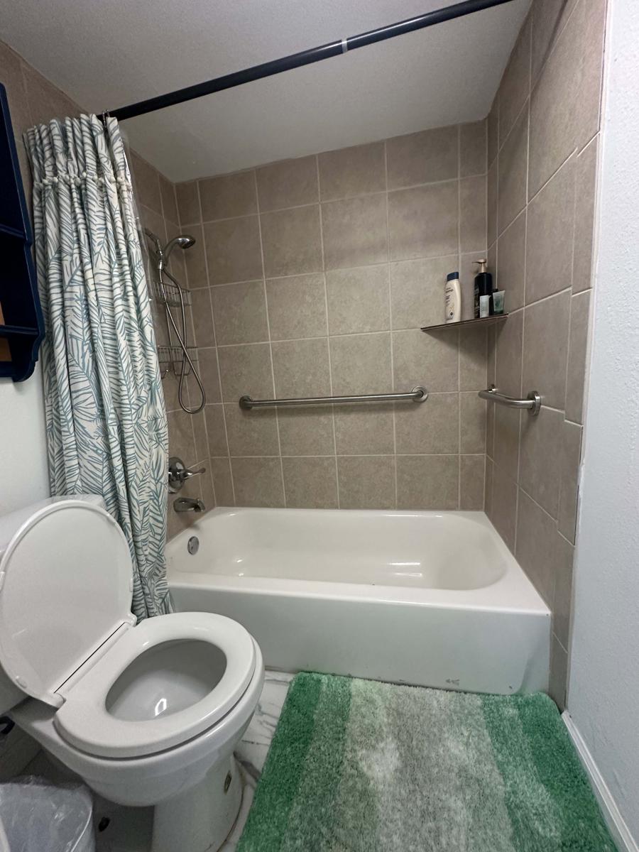 Mixed Gender Shared Room - CoLiving Condo photo 3