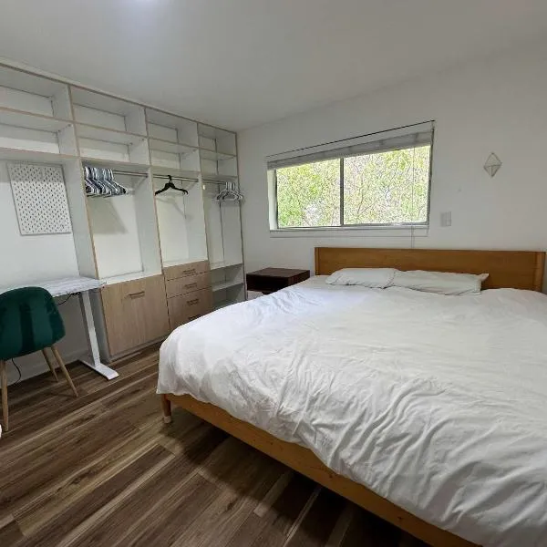 Mixed Gender Shared Room - CoLiving Condo photo 5