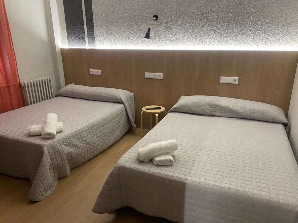 Hostal Uria photo 1