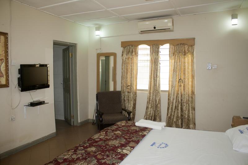 Sundowner Lodge photo 2