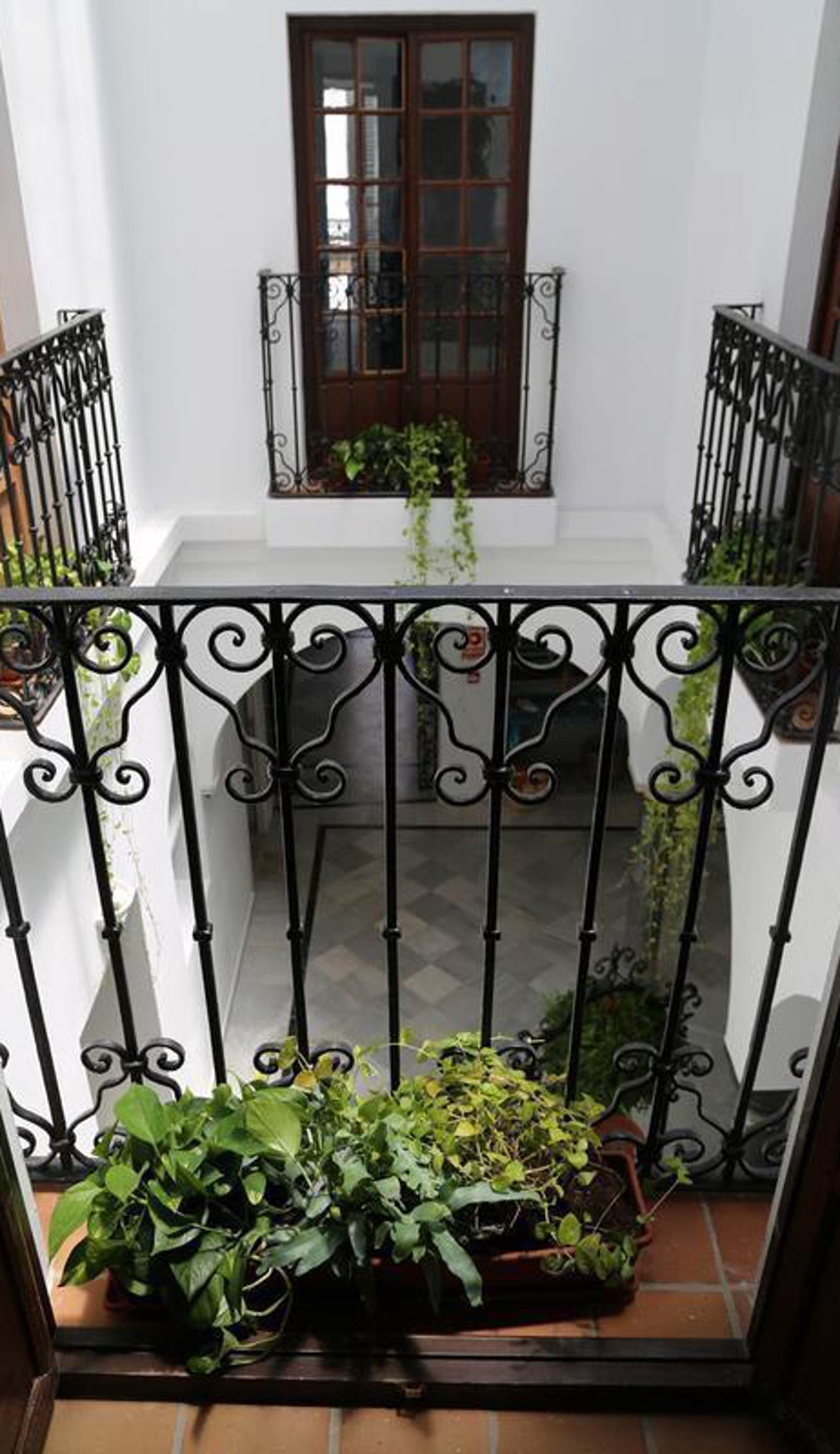 Wake Up In Tarifa Hostel & Restaurant Lounge