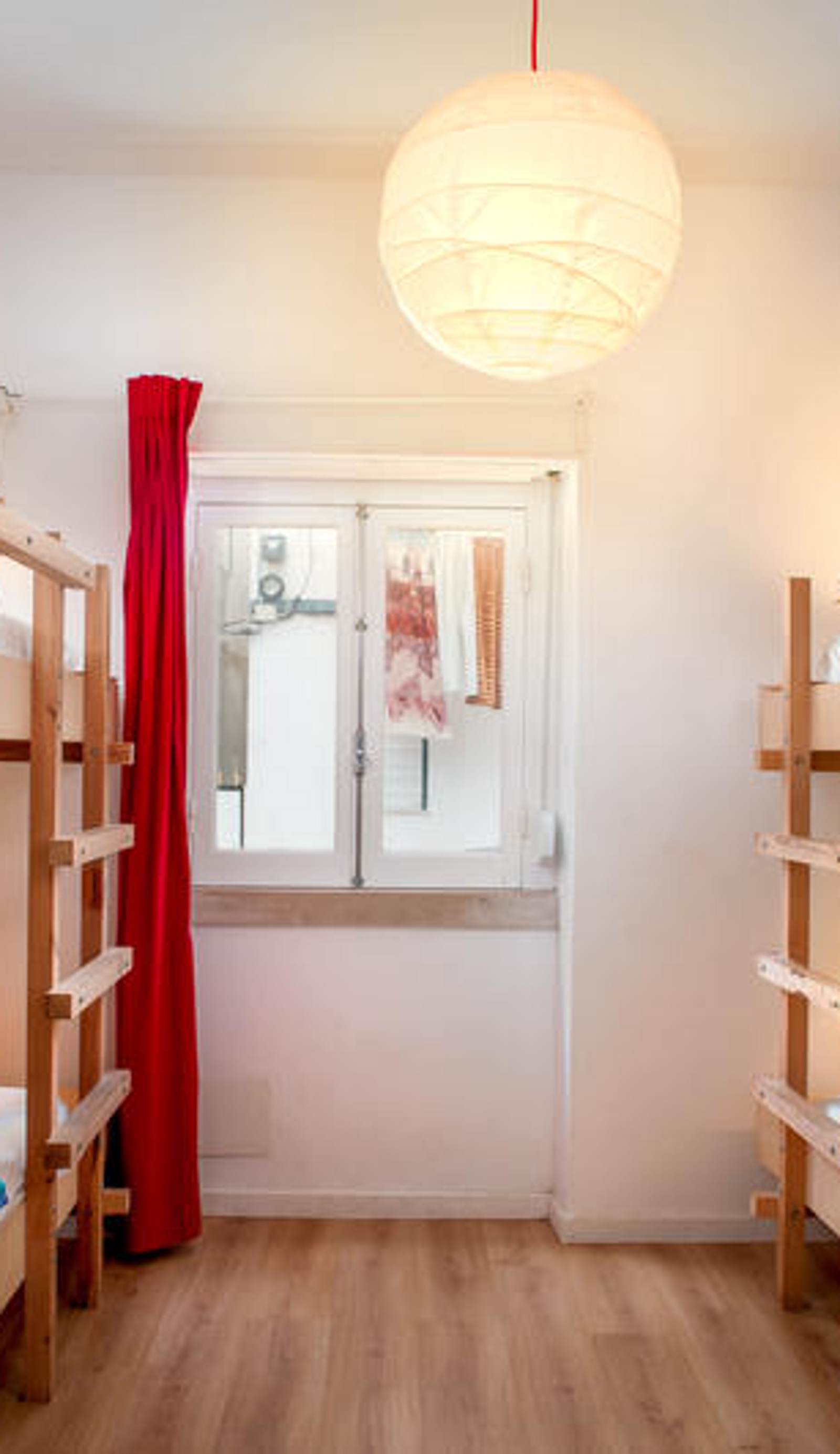 Nazaré Hostel - rooms & dorms