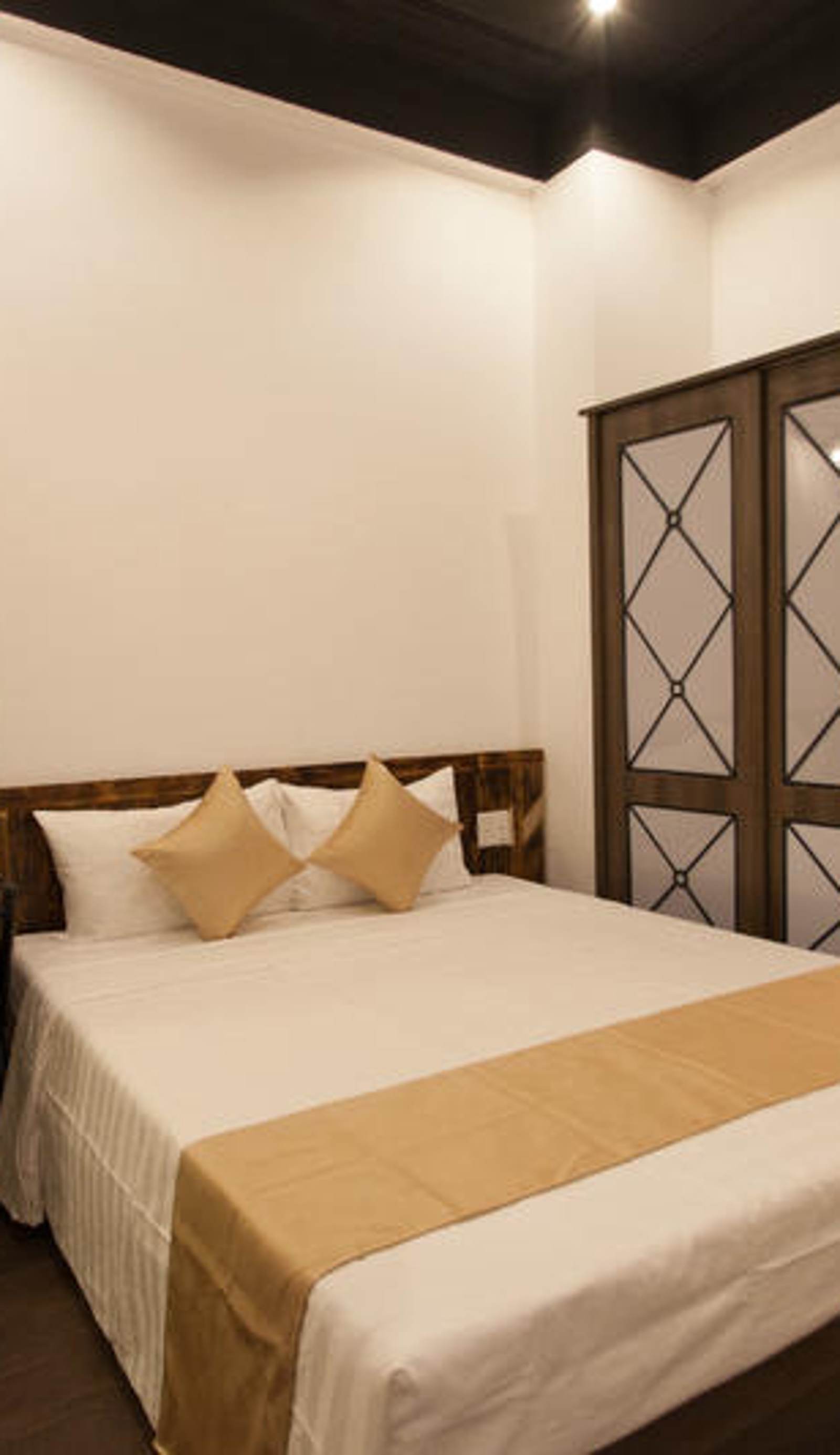 Luxury Backpackers