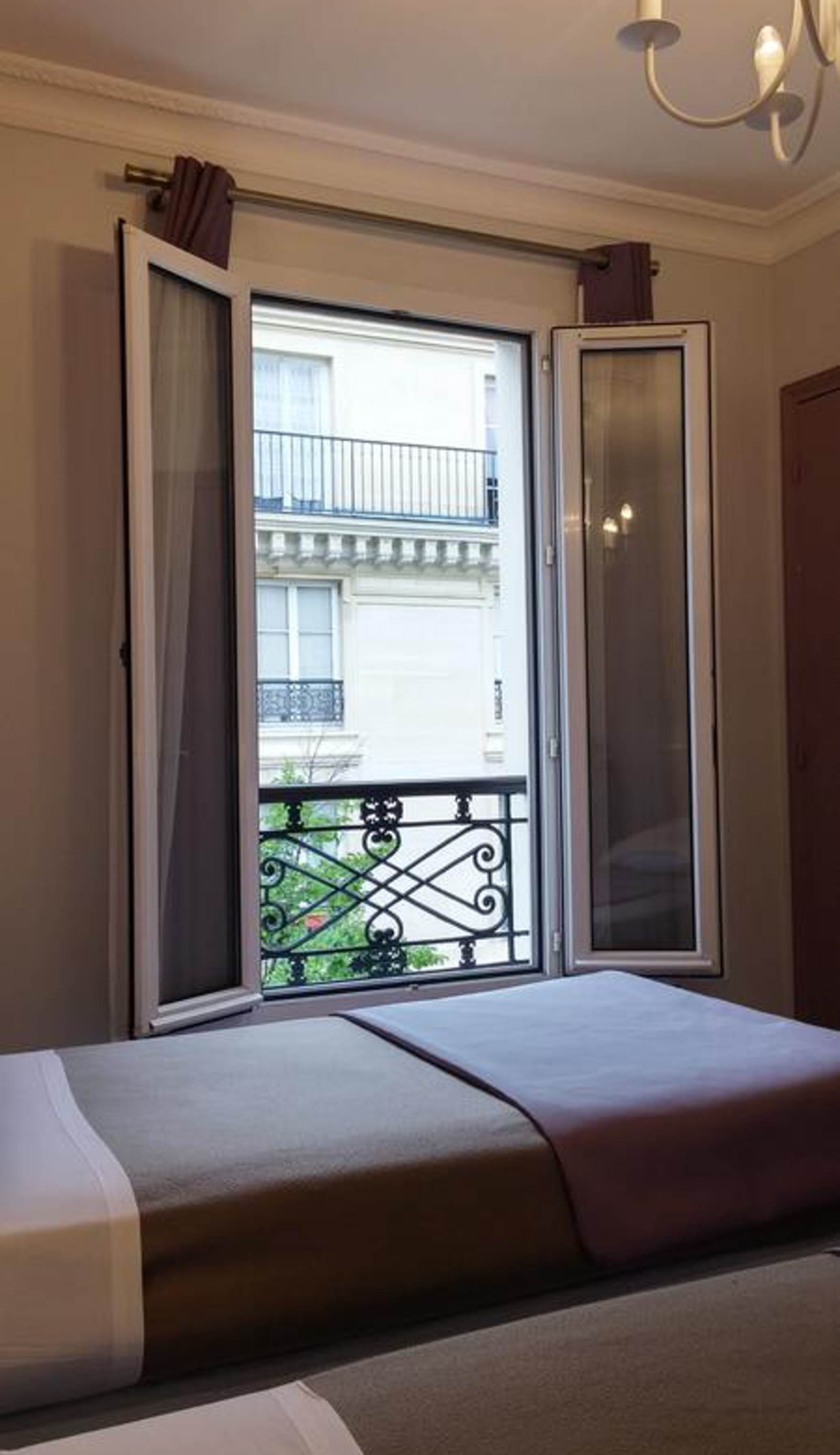 ** Modern Hotel