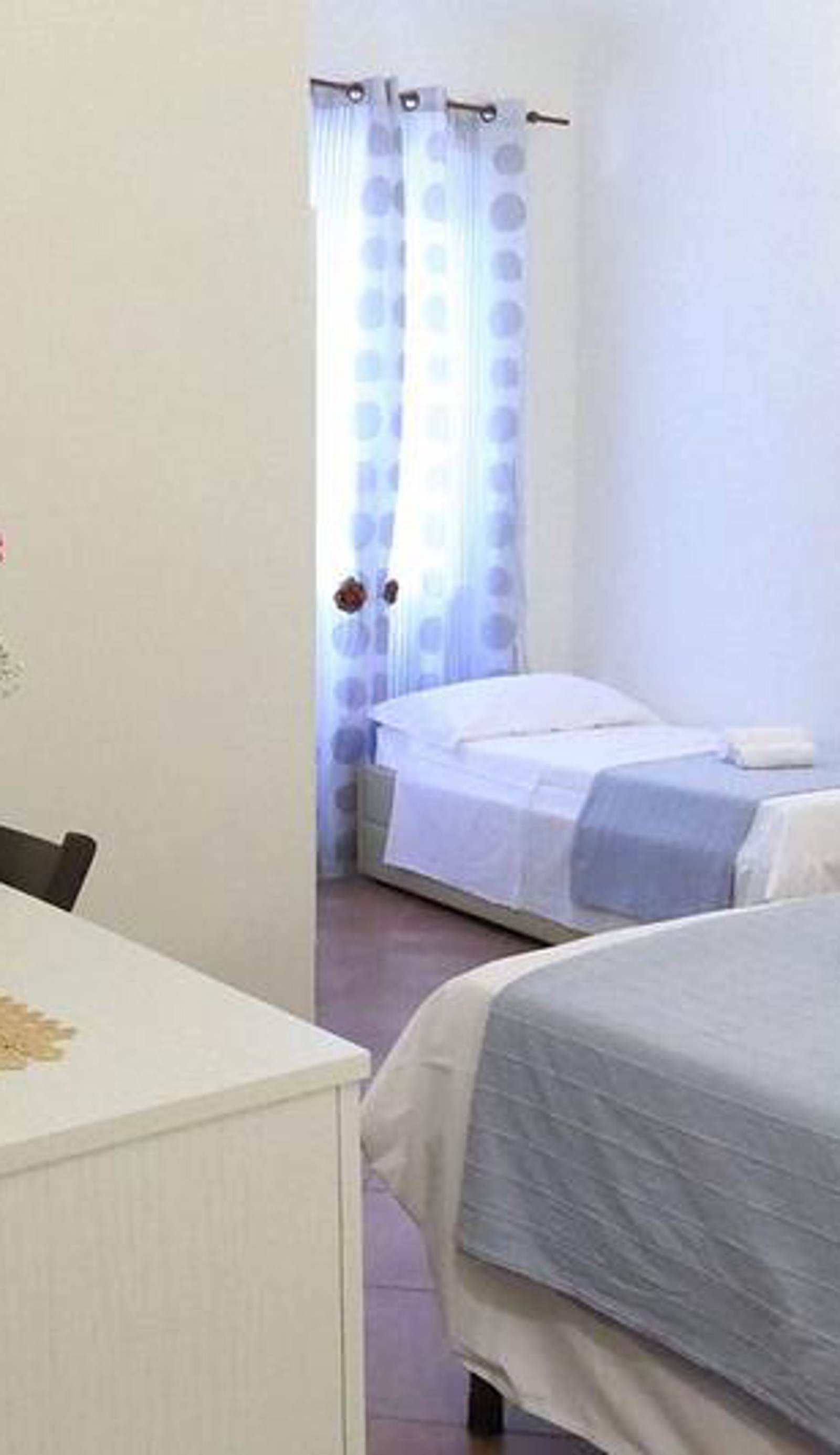 Mia Palace B&B and Hostel