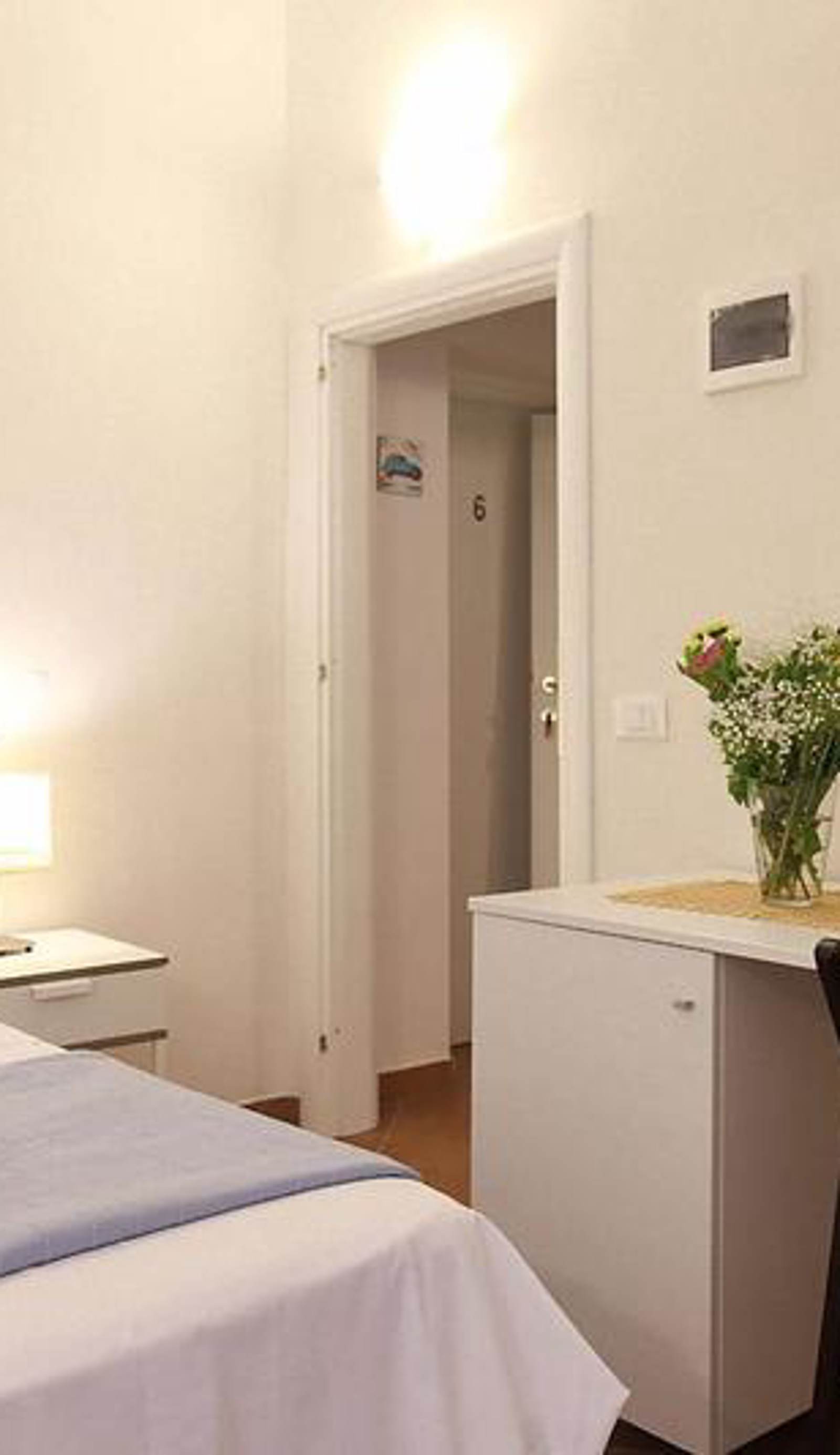 Mia Palace B&B and Hostel