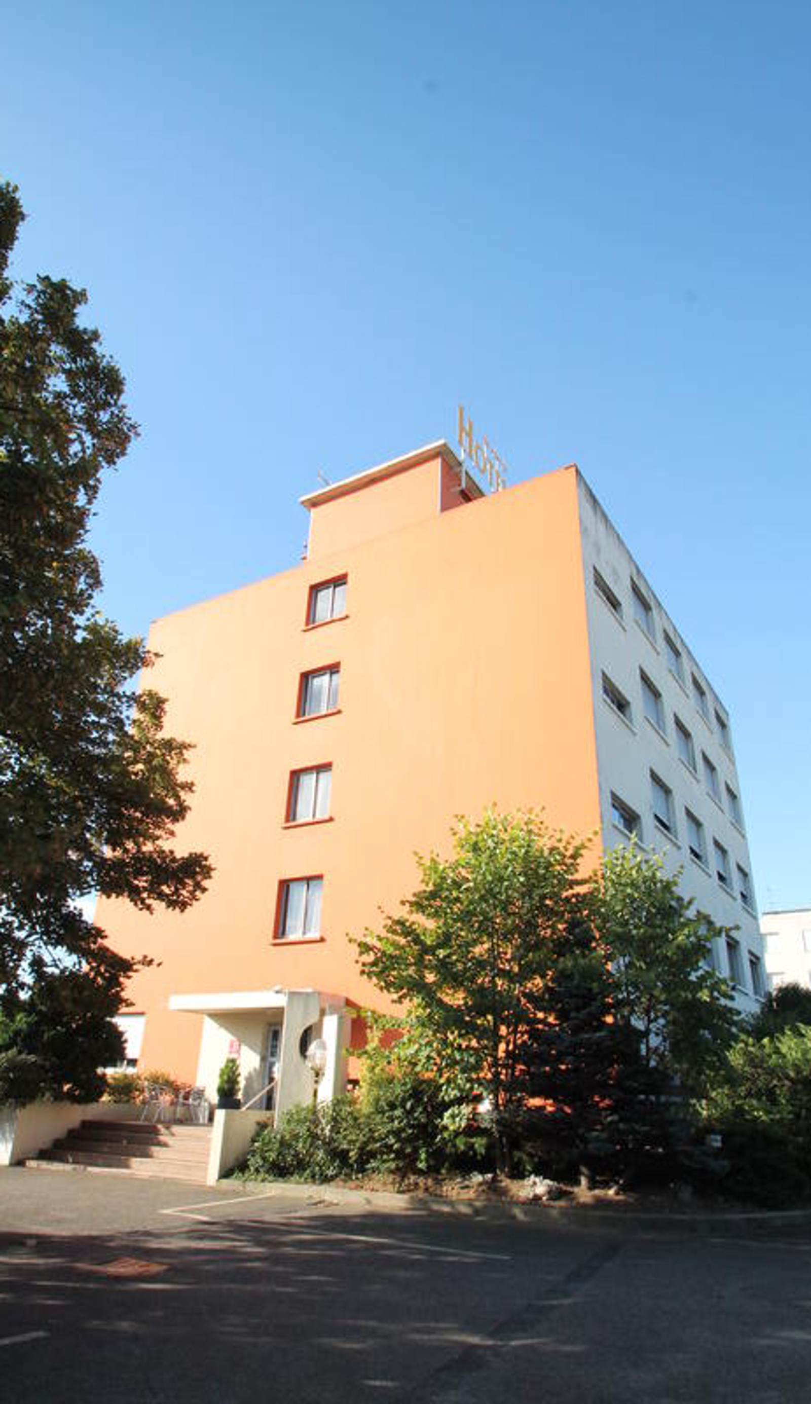 Adonis Lyon Est Hotel Artys
