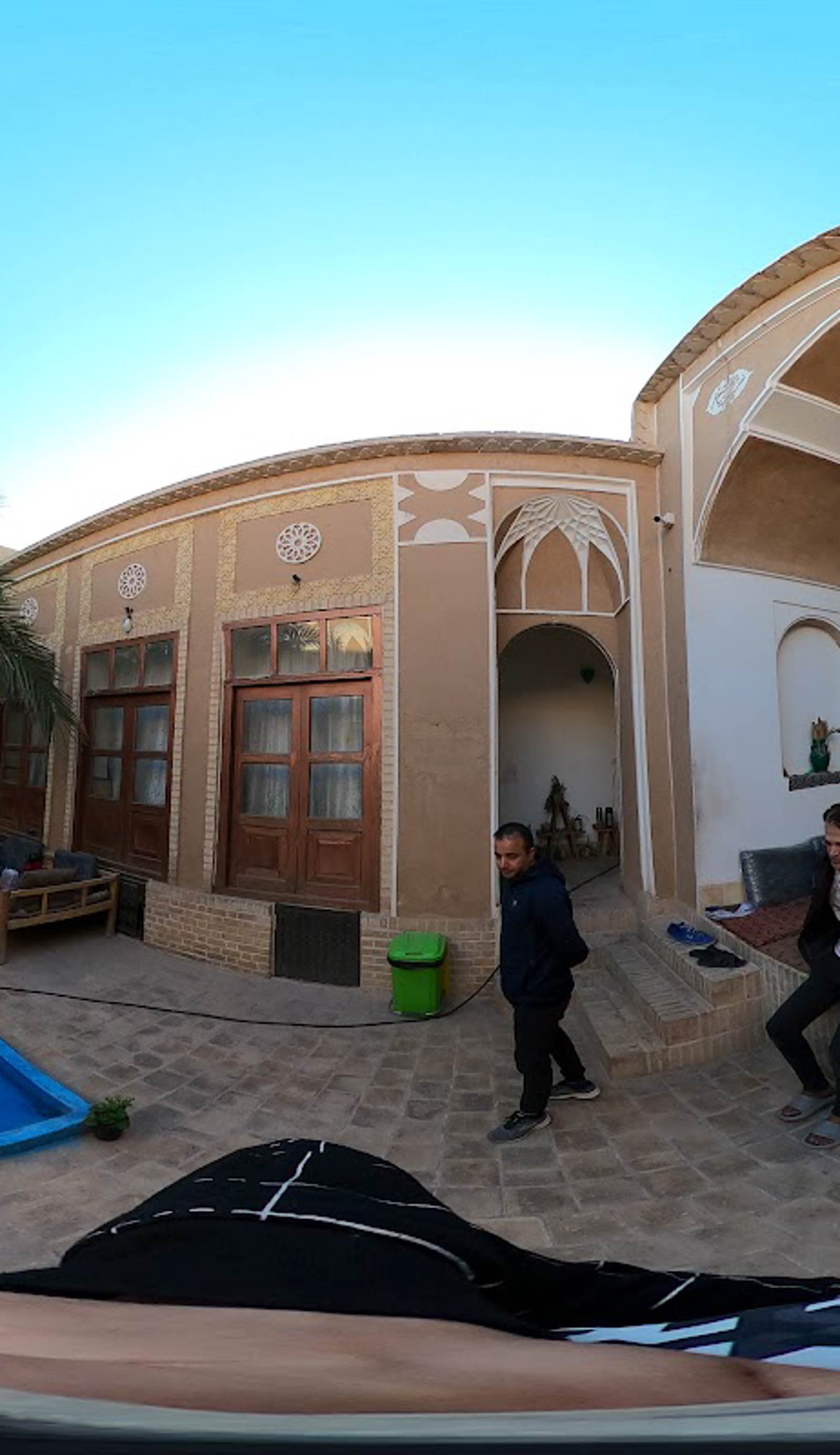 Tarooneh Traditional Hotel
