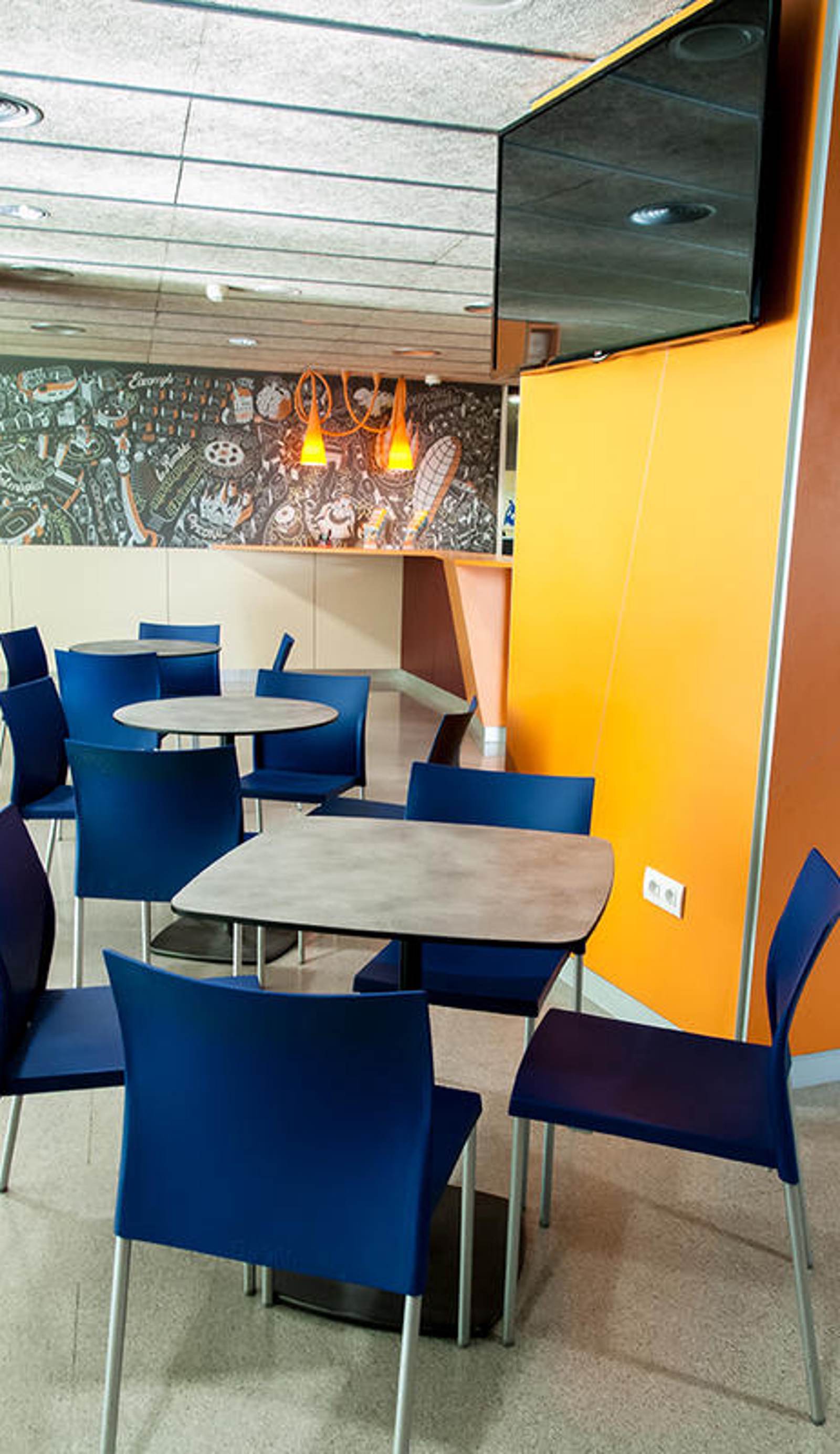 Barcelona Pere Tarres Youth Hostel