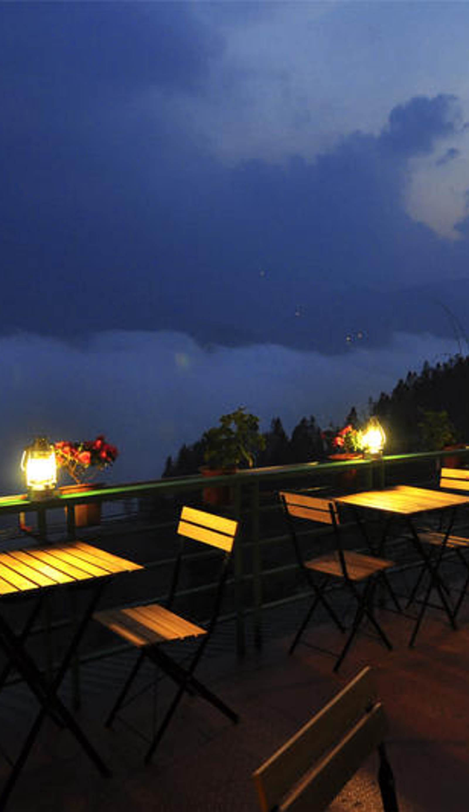 Fansipan Terrace Cafe & Homestay