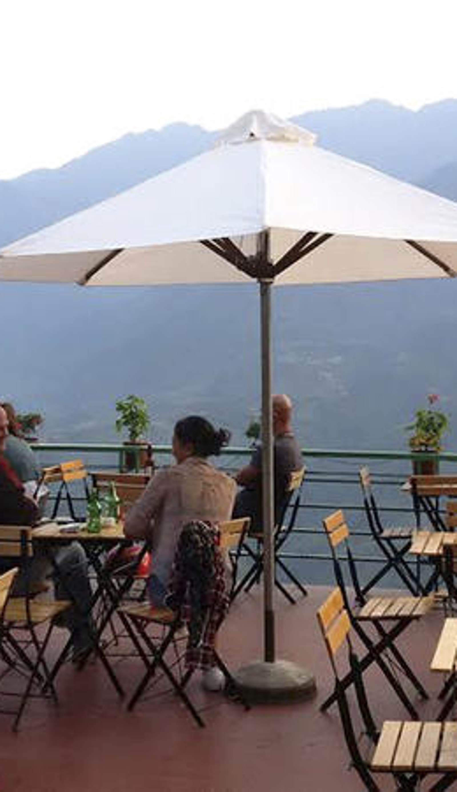 Fansipan Terrace Cafe & Homestay