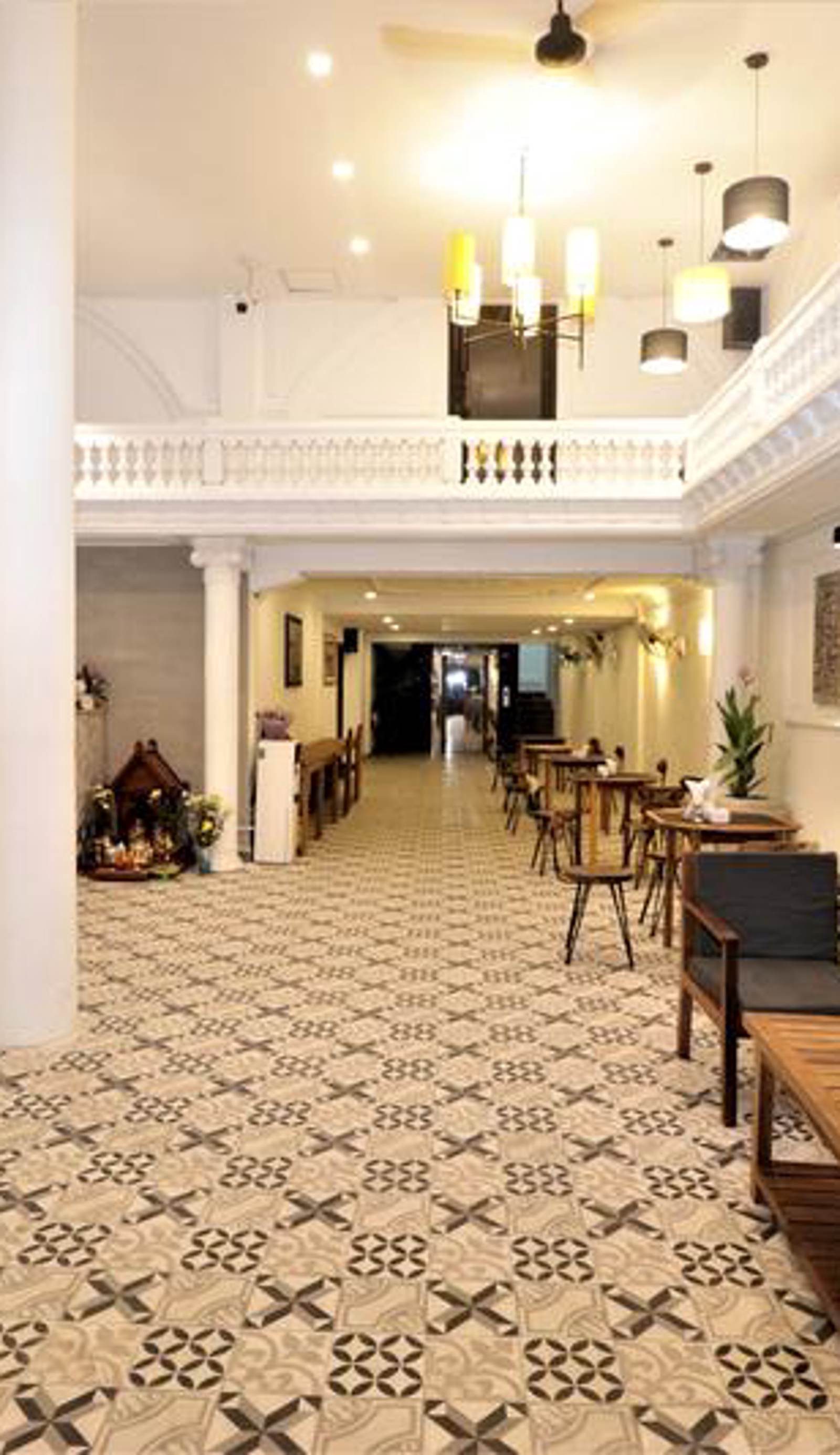 Grand Elevation Hotel