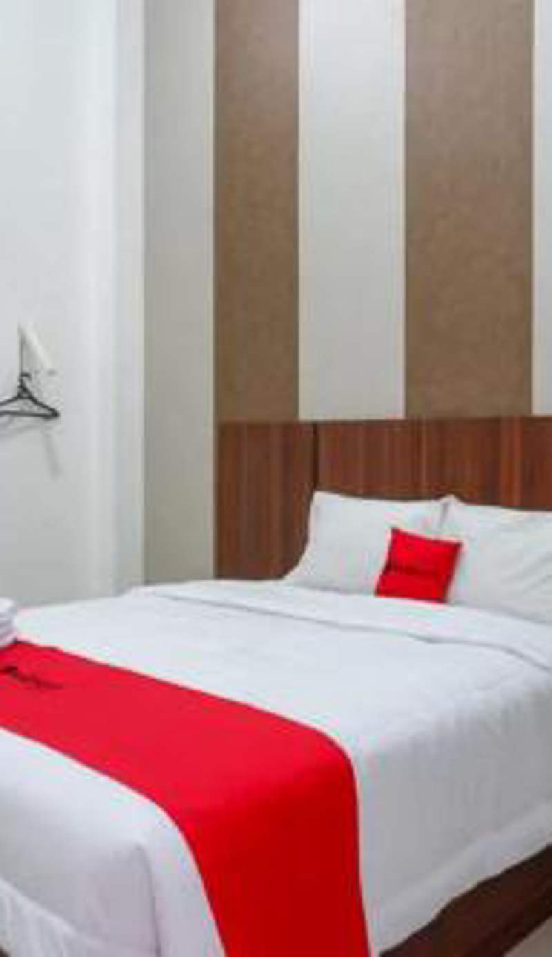 RedDoorz near Stasiun Purwosari