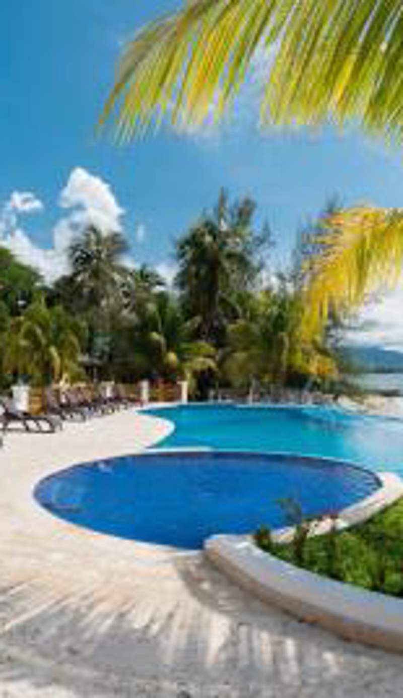 Paraiso Rainforest and Beach Hotel