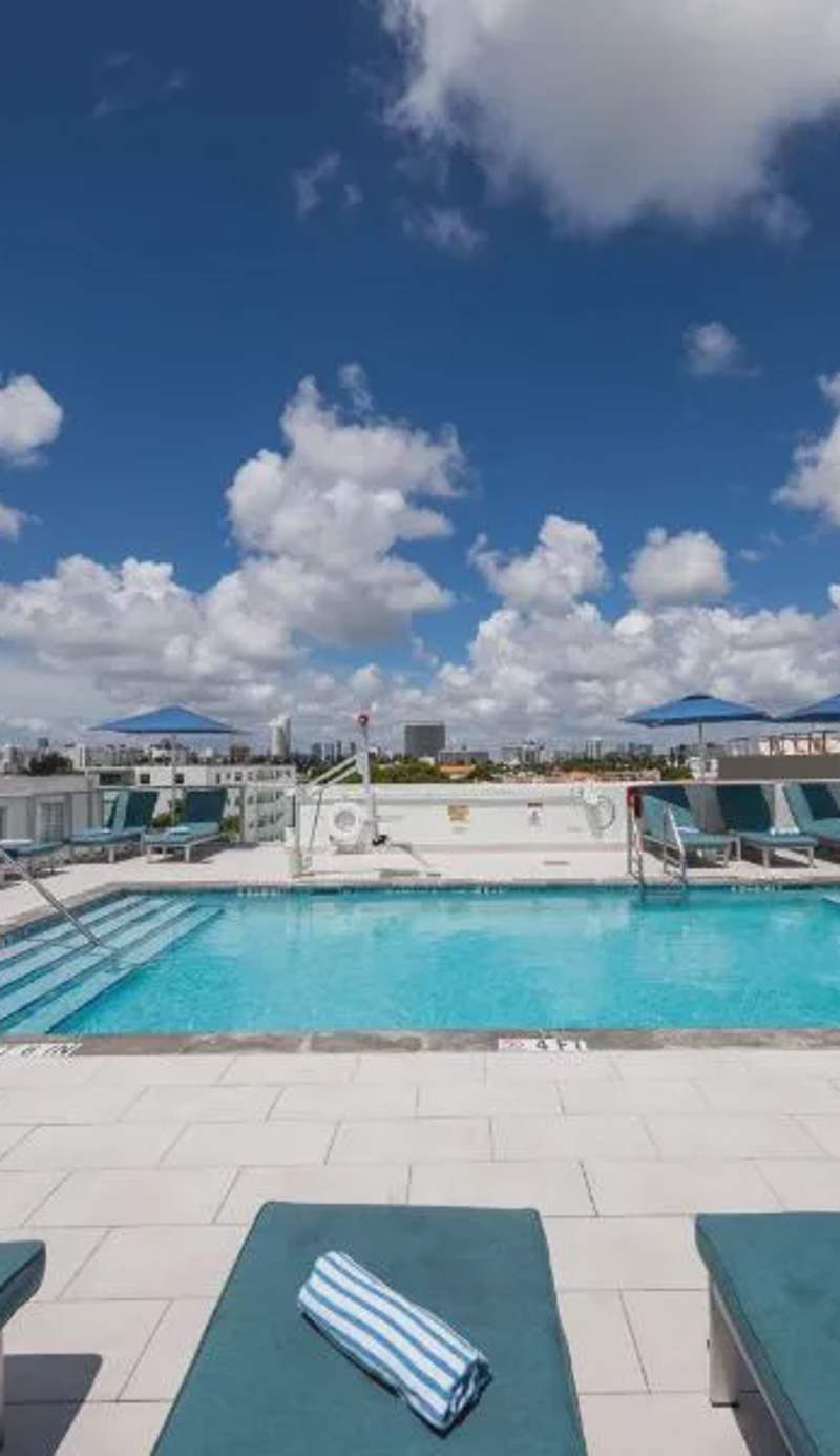 President Hotel Villa