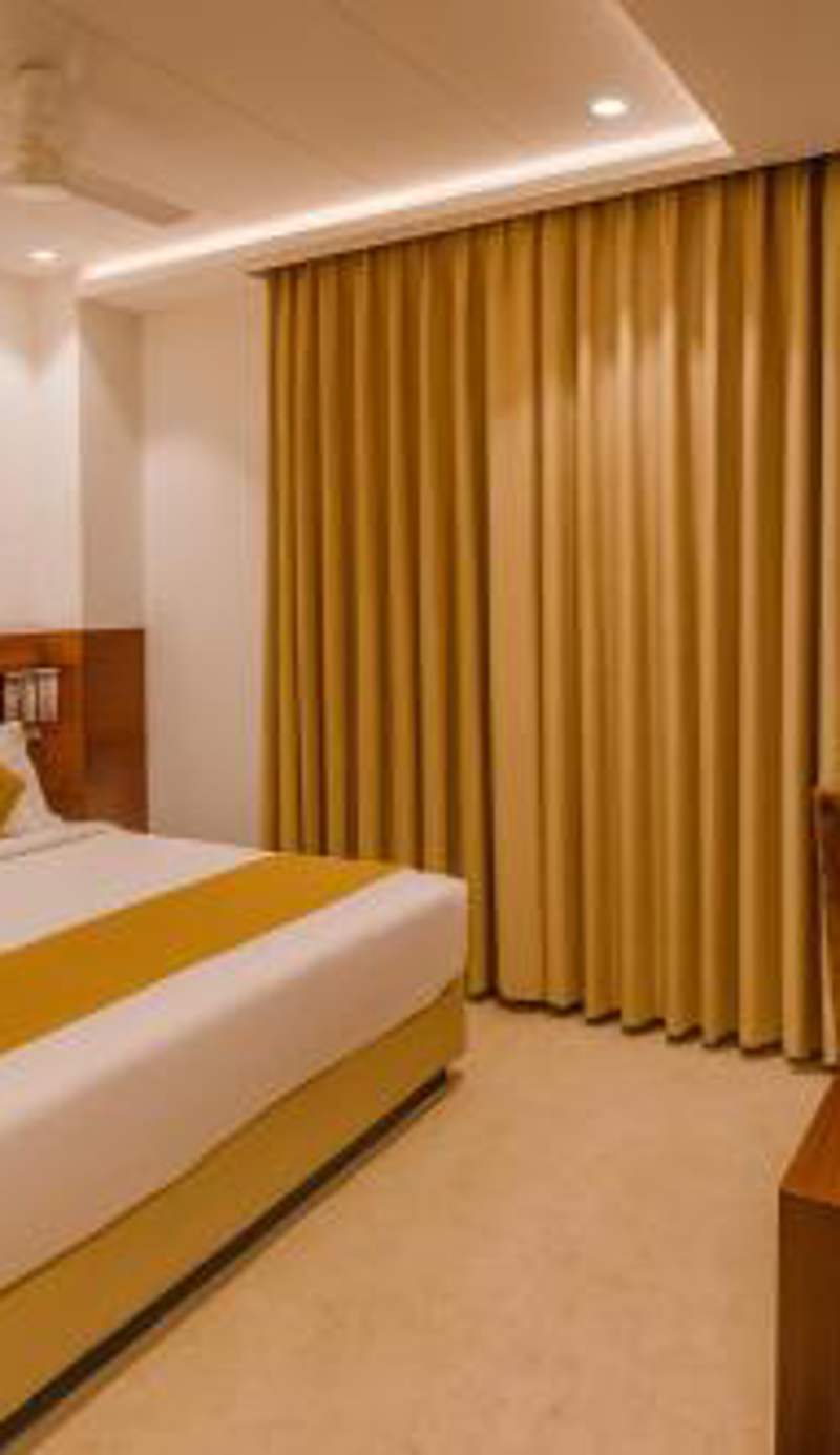 HOTEL TEN SQUARE - 5 Minutes from The Taj Mahal