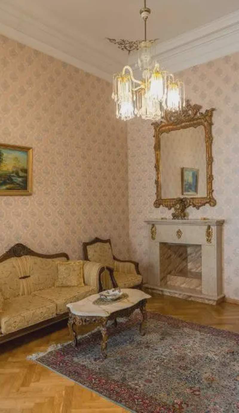 Leon Rooms