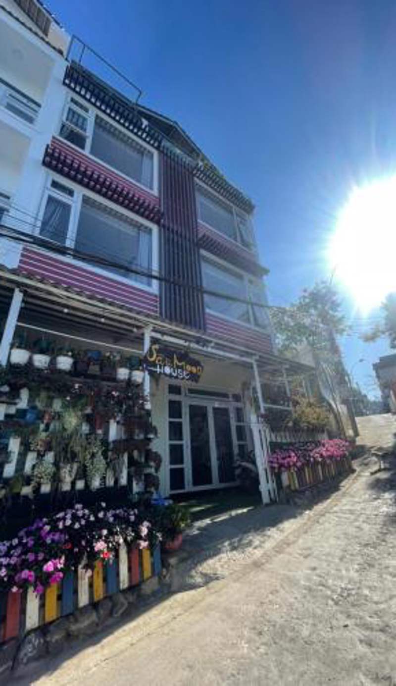 Sâu Moon House