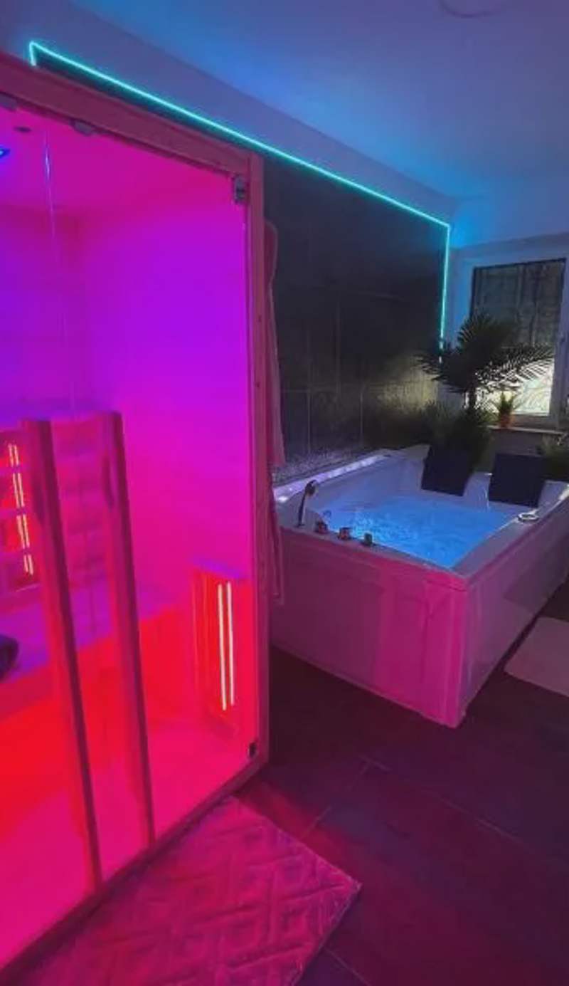 Historic vintage Suite with Jacuzzi & Sauna