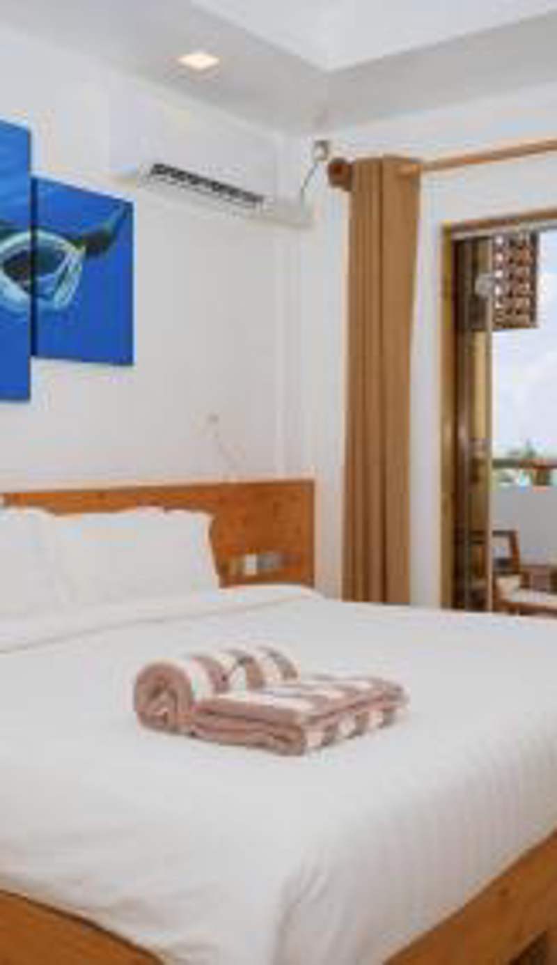 Luau Beach Inn, Maldives