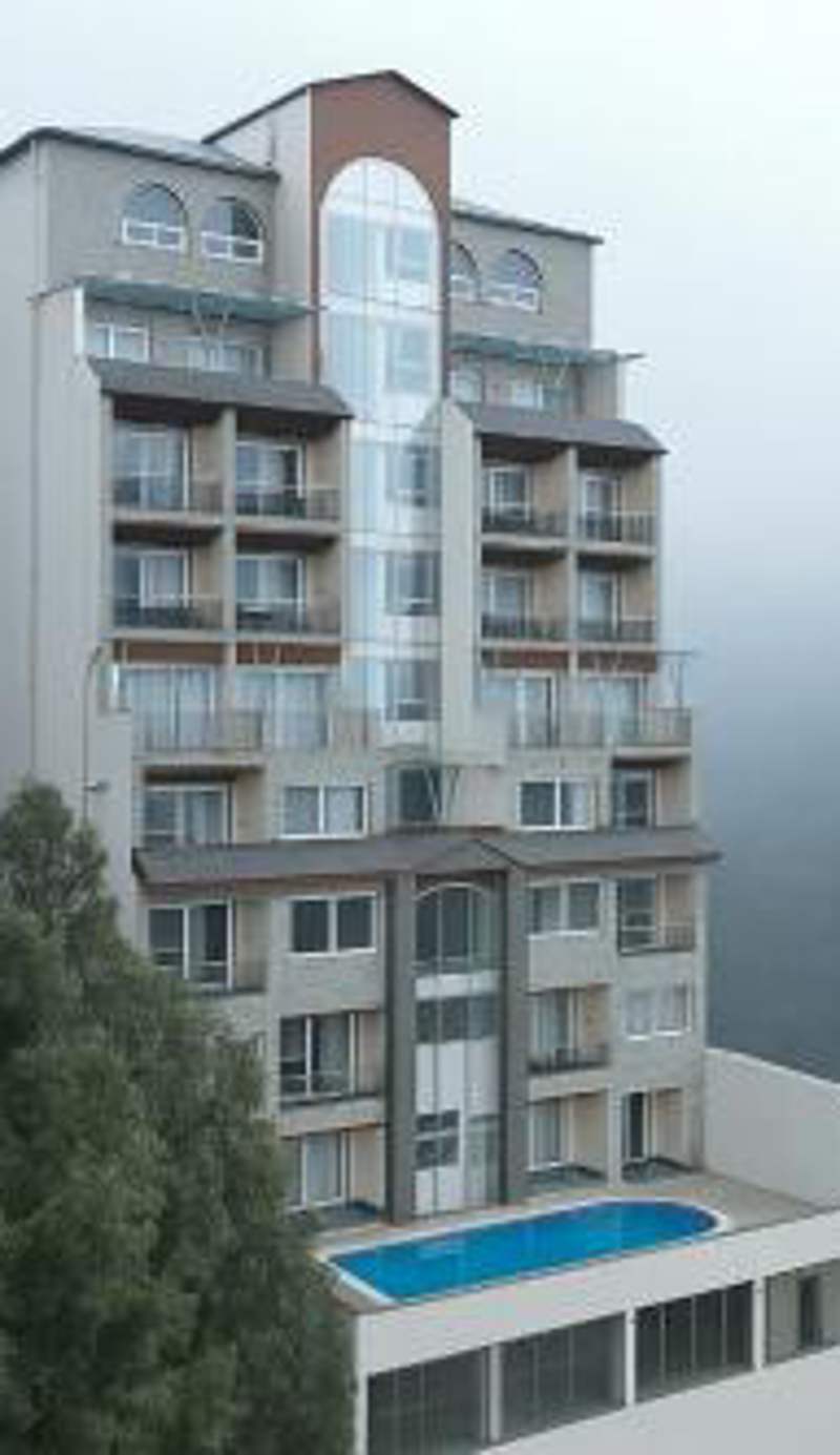 Q' Nest Hotel Cloud End Lansdowne