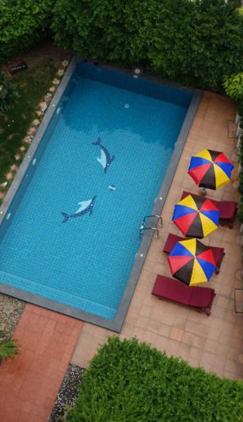 The Right Resort