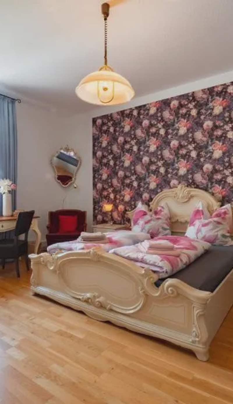 AAB Apartment 80qm mit 2 Schlafzimmern, Self-Check-in mit Wlan und gratis Parkplatz am Haus