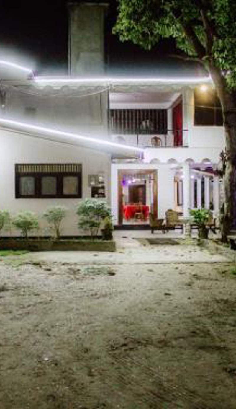 Saranga Holiday Inn