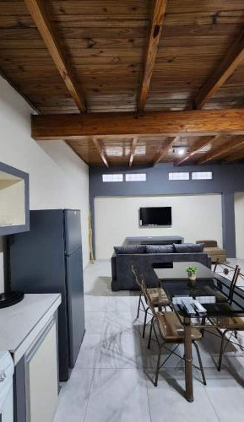 Departamento centro Maipú Mza, sobre ruta del vino, equipado para 4 personas