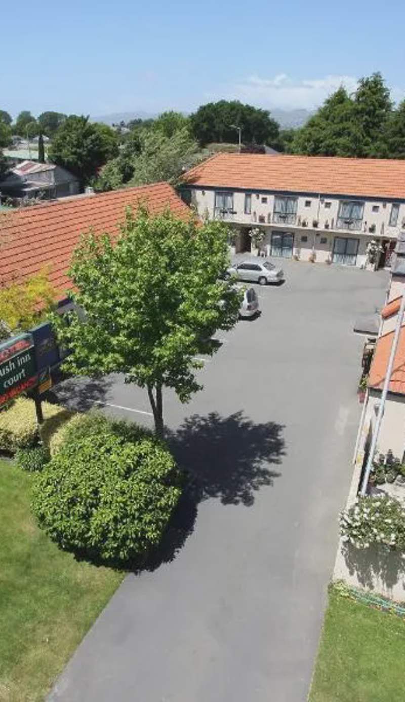 Bush Inn Court Motel