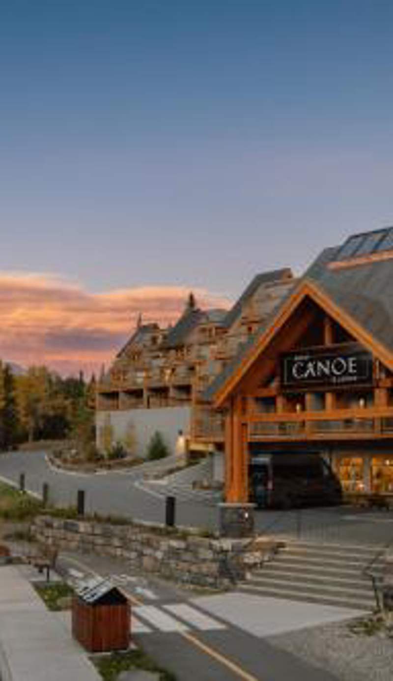 Hotel Canoe and Suites