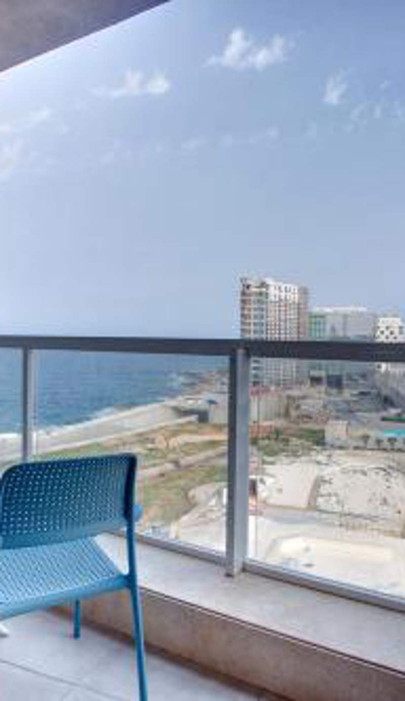 Modern Seaview Apartment In a Prime Location