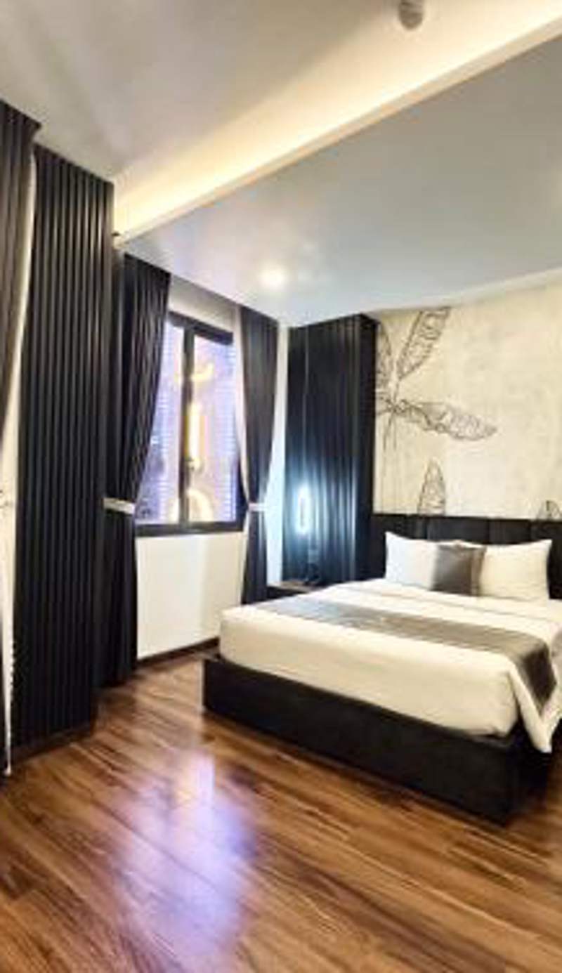 LION 10 HOTEL