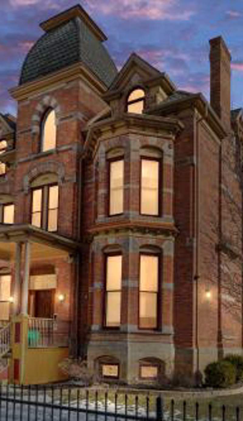 The Lumber Baron's Mansion: 2 King Suites, 2.5BA + Gym