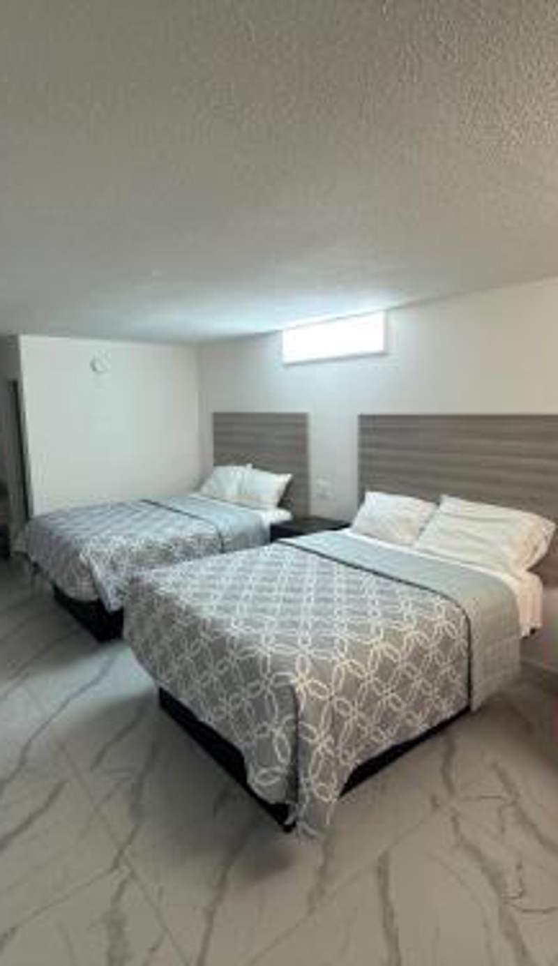 Apollo Inn - Downtown