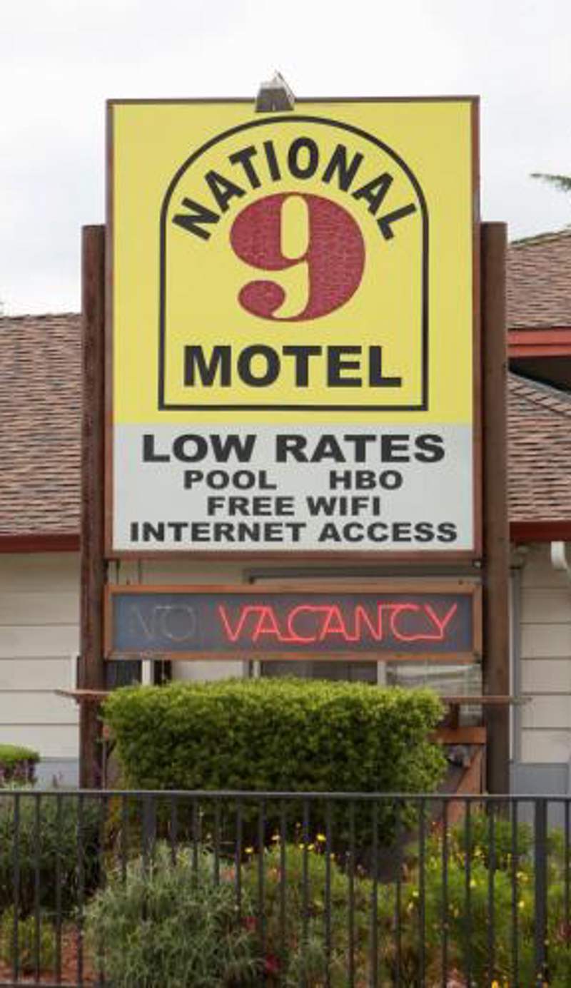National 9 Motel