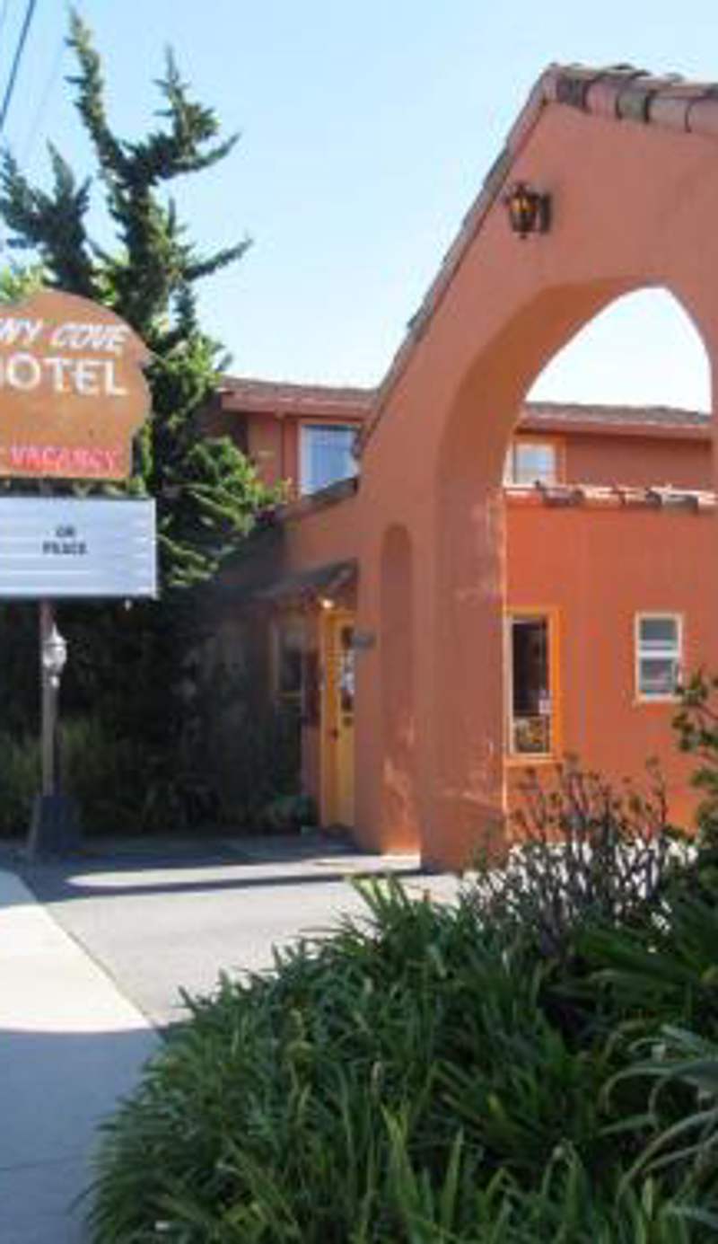 Sunny Cove Motel