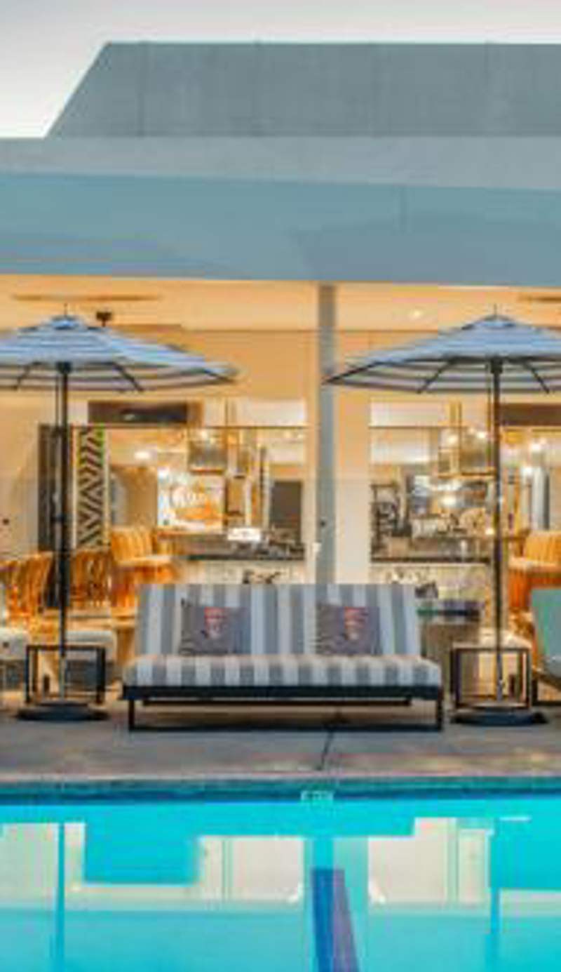 Hotel Paradox, Autograph Collection