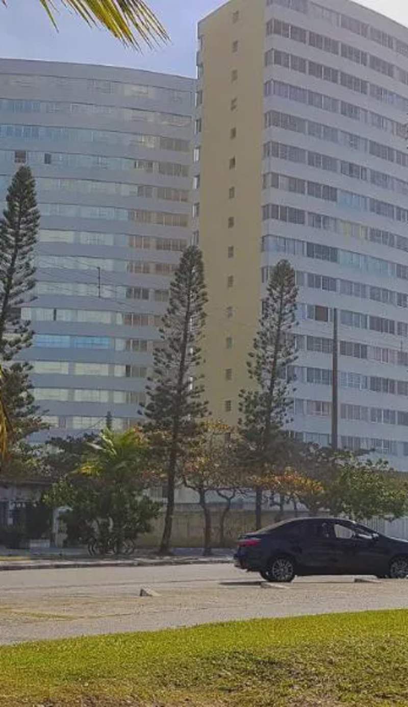 APARTAMENTO EM FRENTE A PRAIA