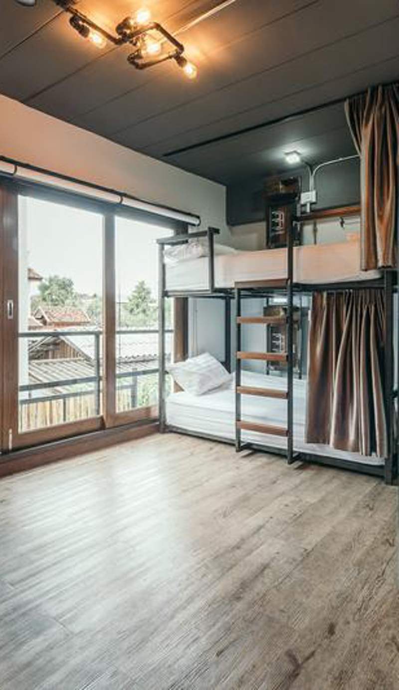 33 Poshtel