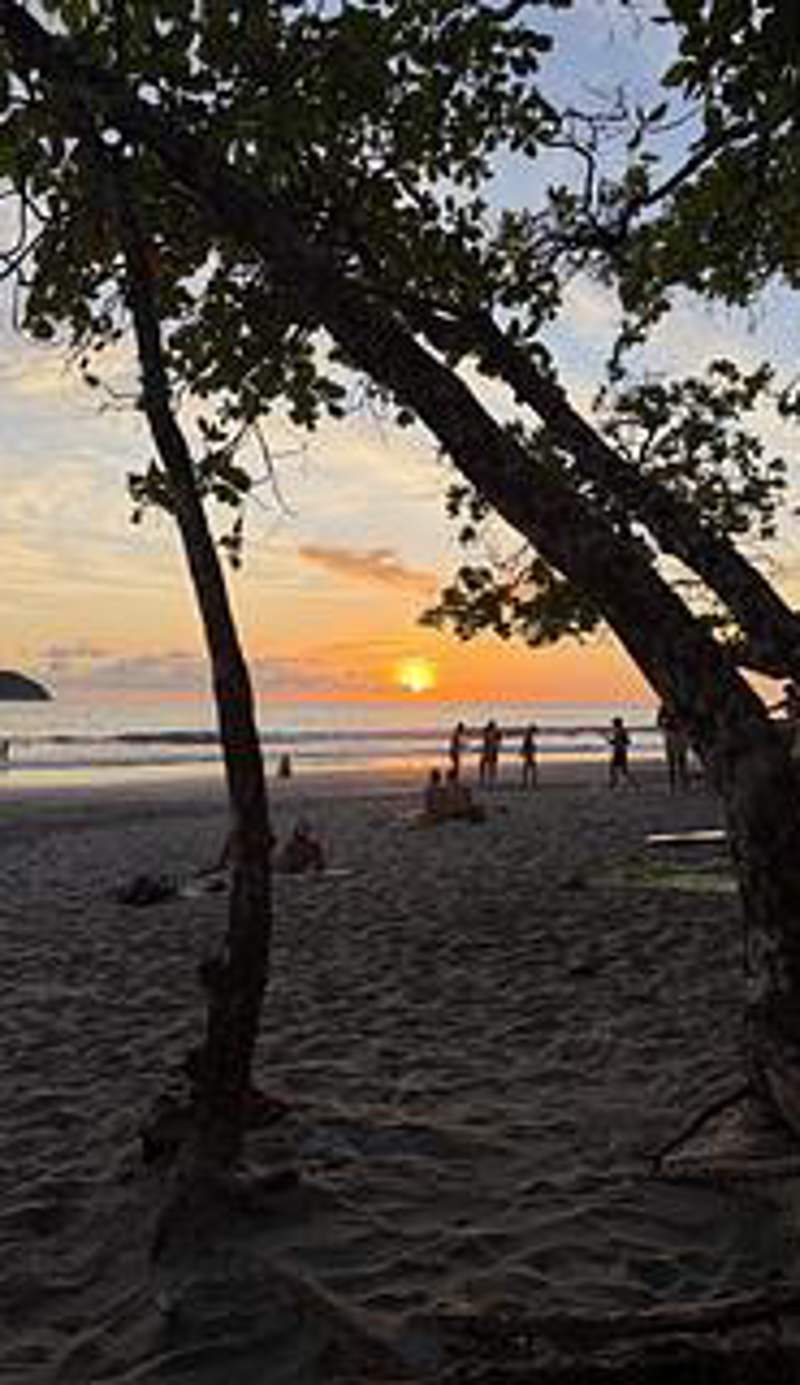 Igloo Beach Lodge