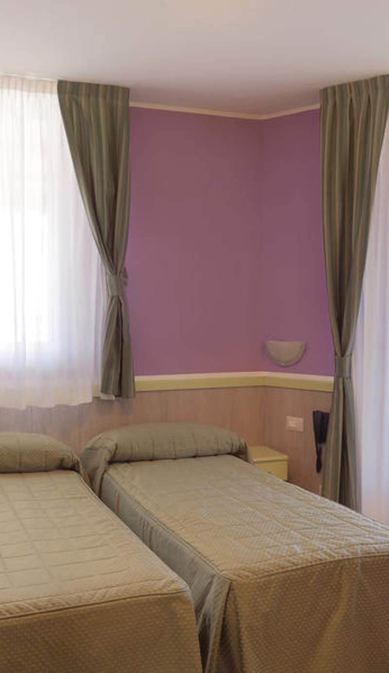 Hotel Arco Romana