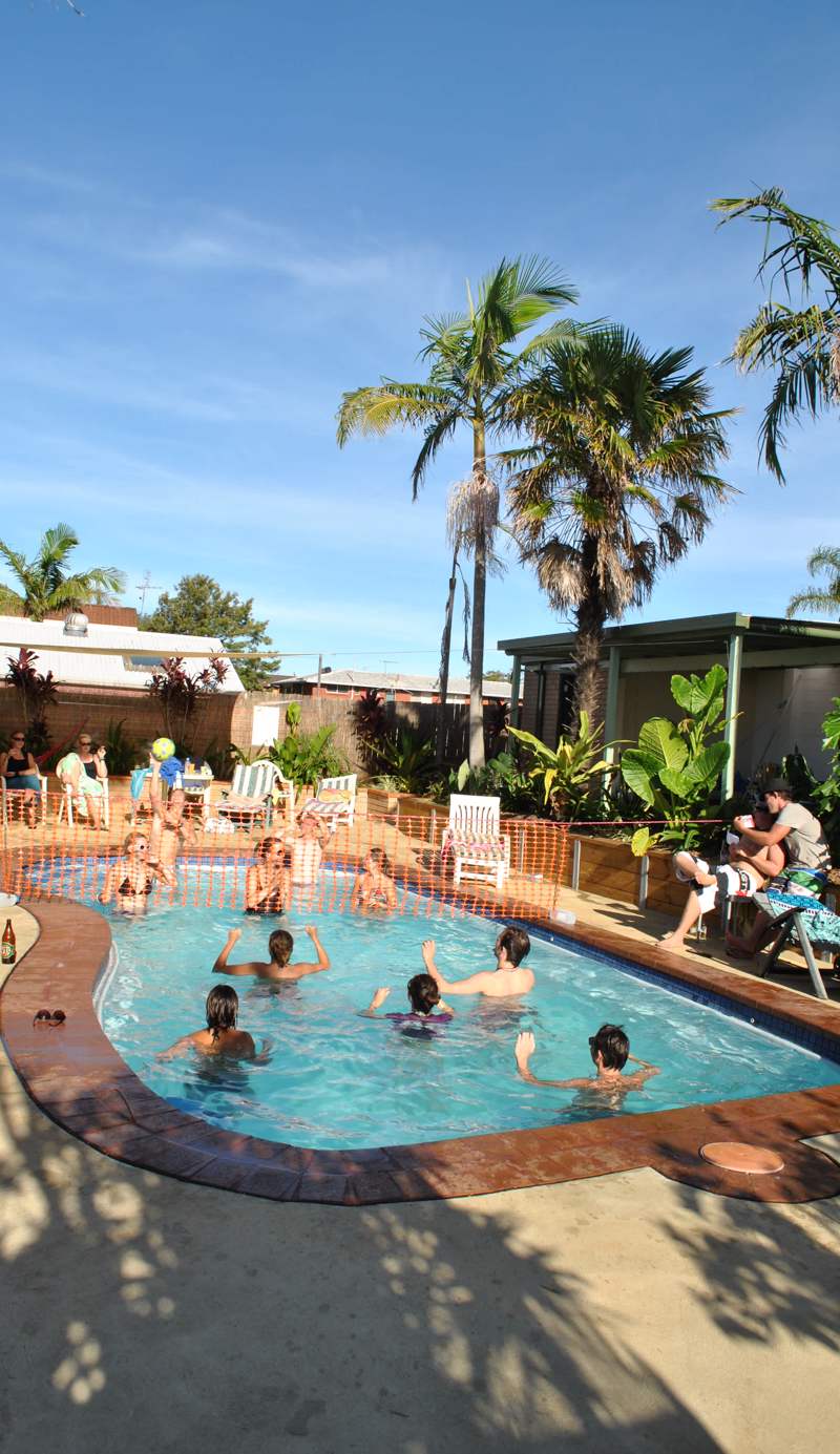 Ozzie Pozzie Backpackers