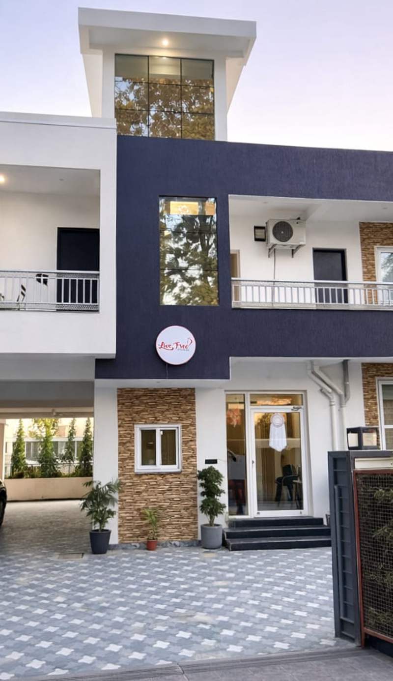 Live Free Hostel Dehradun