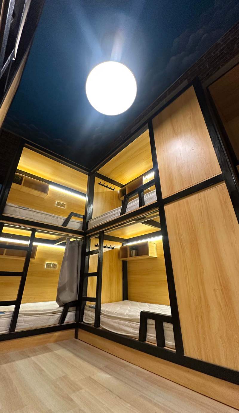 Luxury Hostel Bedspace in Downtown Near Metro